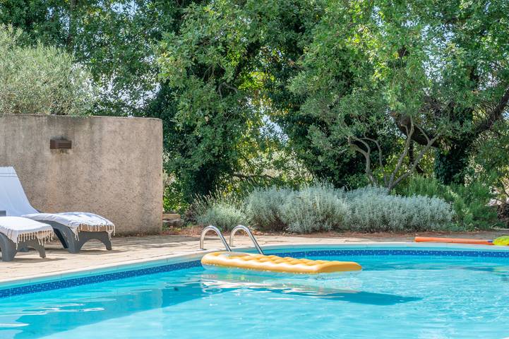 Location de vacances pour 6 personnes, avec terrasse et jardin, animaux acceptés à Aups - 2