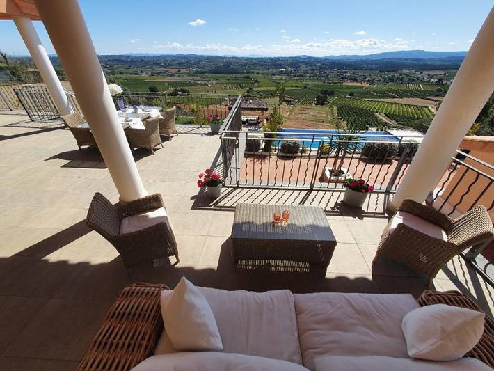 Casa rural para 23 personas, con Balcón y Terraza además de Jardín y Piscina para niños en Torrent - 4
