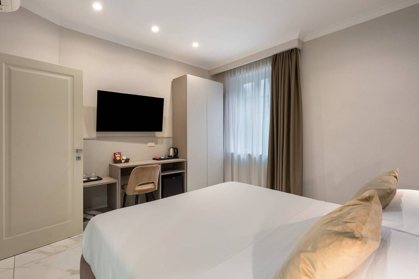 Zimmer mit privatem Pool, Wlan und Klimaanlage in Neapel, Neapel Provinz