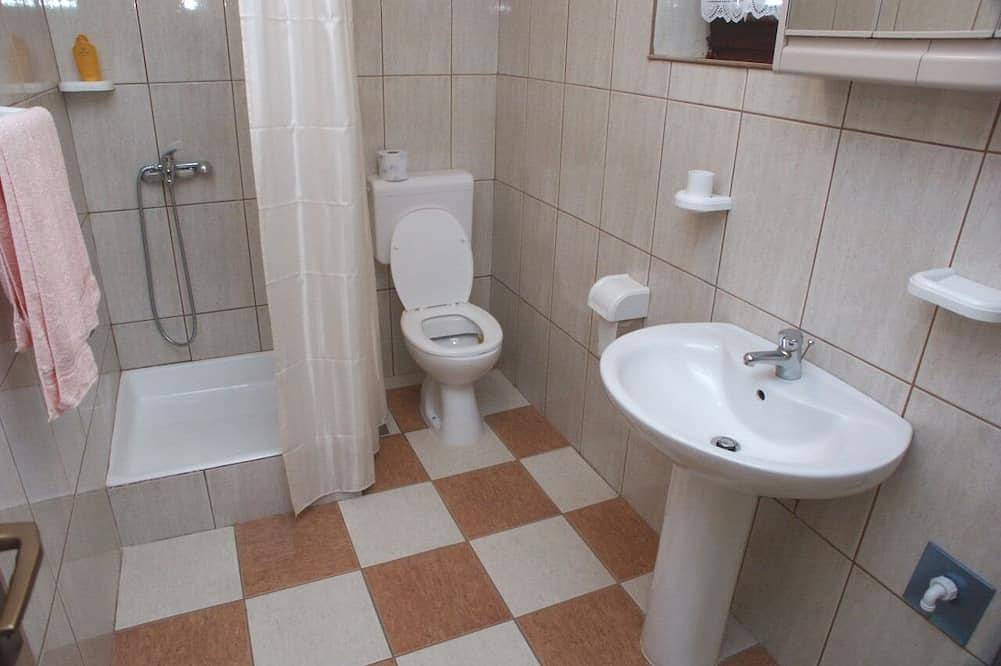Ganze Wohnung, 1-Zimmer-Ferienwohnung mit Balkon und Meerblick Punta kriza, Cres in Lošinj, Cres