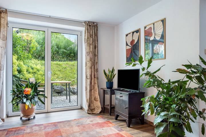 Ganze Wohnung, Ferienwohnung 'Krottenhill 2 ¼' mit Sauna, Garten und Wlan in Ingenried, Romantische Straße