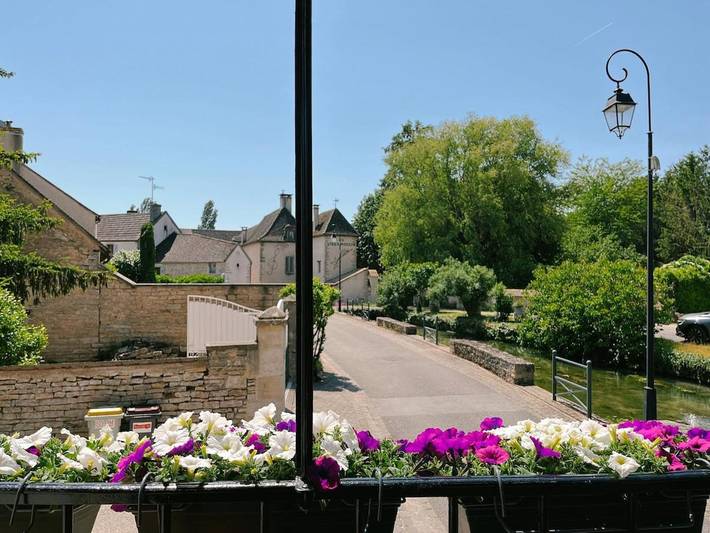 Gîte pour 4 personnes, avec vue et balcon à Ladoix-Serrigny
