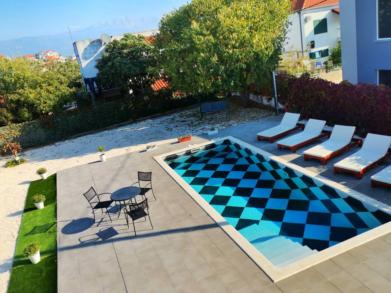 Ferienhaus für 10 Personen mit Terrasse in Slatine, Ciovo