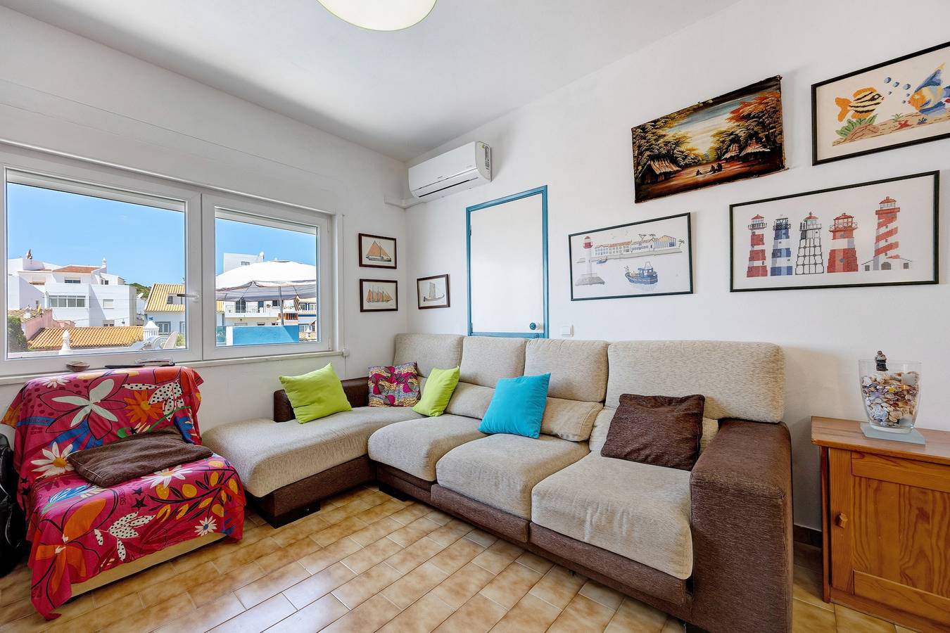 Entire apartment, 'Casa dos Netos Netos' with Sea View, Wi-Fi and Air Conditioning in Praia do Burgau, Parque Natural do Sudoeste Alentejano e Costa Vicentina