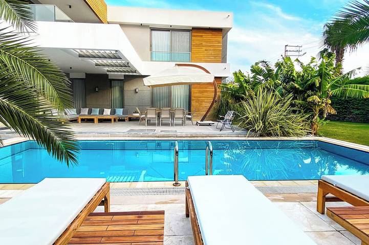 Villa für 8 Personen, mit Balkon und Garten - 1