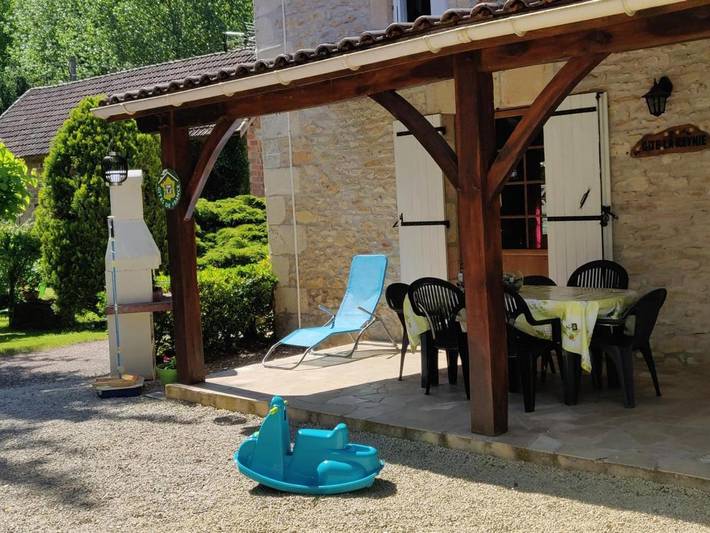 Location de vacances pour 6 personnes, avec terrasse et jardin à Limeuil - 2