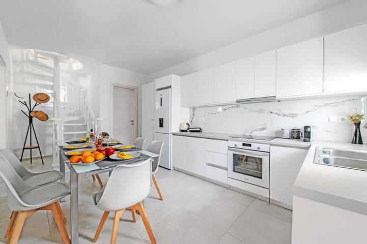 Location de vacances pour 6 personnes, avec vue et balcon à Bali (Crète)