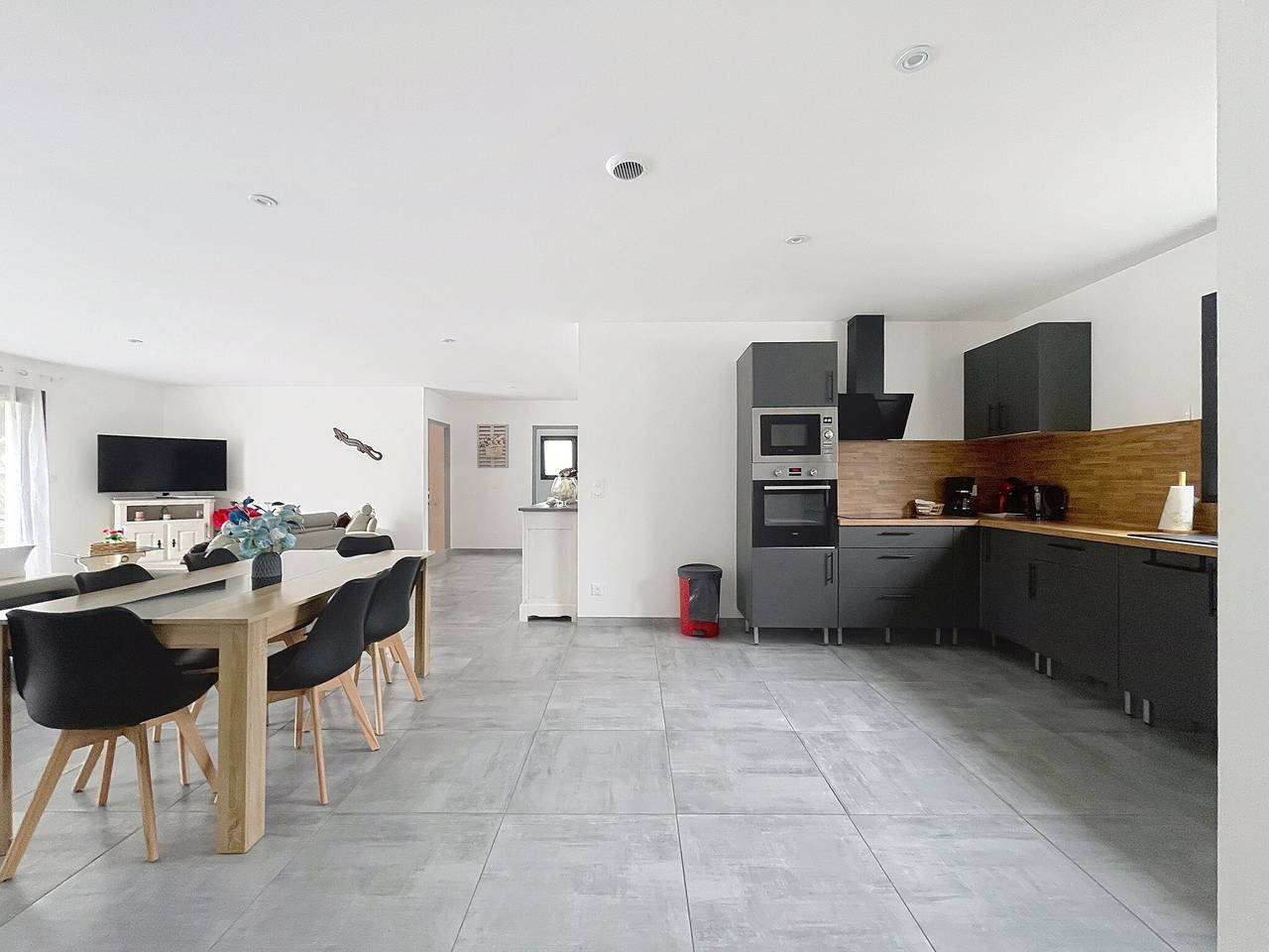 Maison Lahourcade : terrasse privée, jardin privé et Wi-Fi in Lahourcade, Béarn