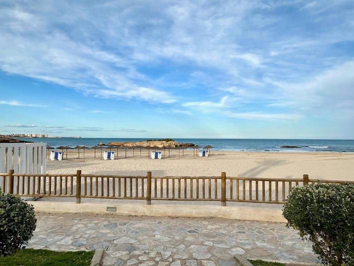 Gîte pour 3 personnes, avec vue ainsi que jardin et piscine à Cabo Roig - 4
