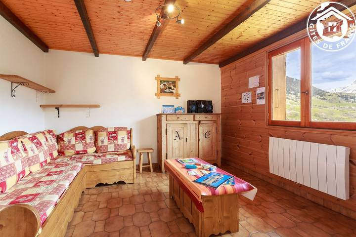 Gîte pour 9 personnes, avec balcon à Saint-Jean-d'Arves - 2