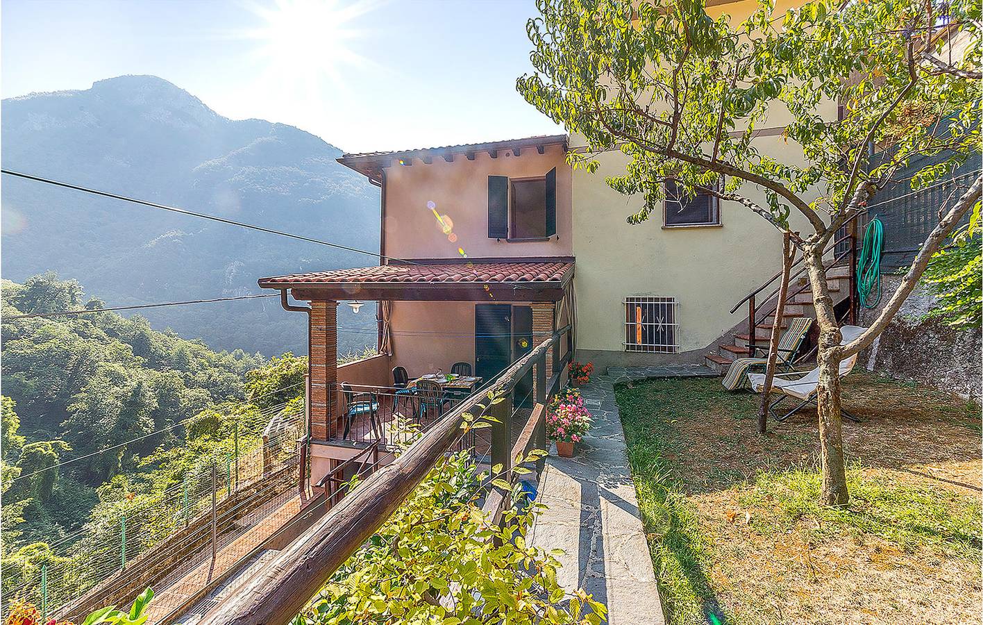 Gezellig uitje met vuurplaats & keuken, 400m naar Osteria in Camaiore, Italiaanse Rivièra