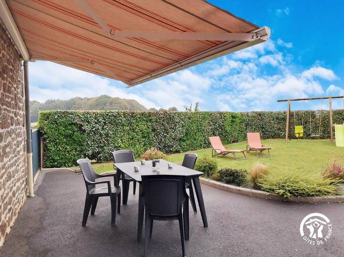 Location de vacances pour 4 personnes, avec jardin et terrasse à Pontmain - 2