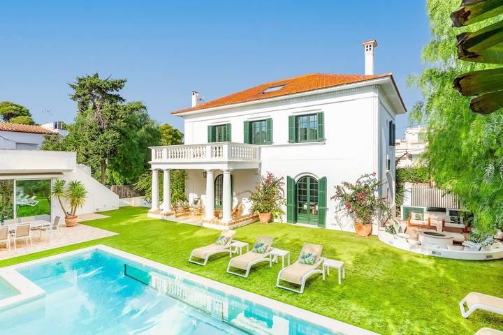 Casa rural para 14 personas, con jacuzzi además de terraza y jardín, Se admiten mascotas en Sitges