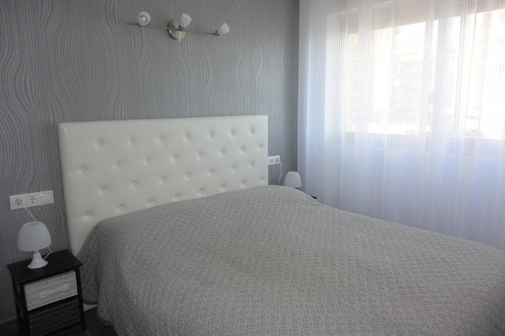 Entire apartment, Playa d'Aro,2 bedrooms, 2 bathrooms, sea view, air conditioning, large terrace, free wifi, private parking in Platja d'Aro, Costa Brava