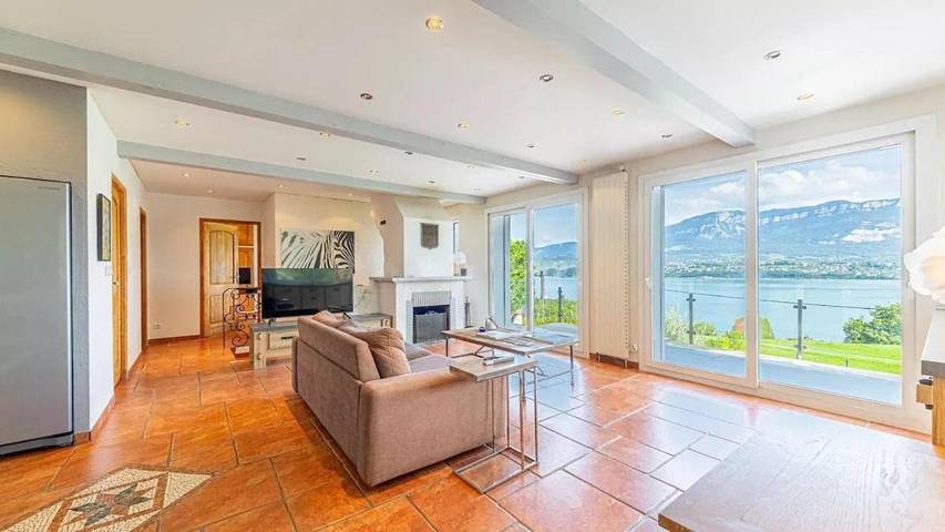 Location de vacances pour 10 personnes, avec piscine et jardin ainsi que vue sur le lac et vue, animaux acceptés à Bourdeau (Savoie) - 4