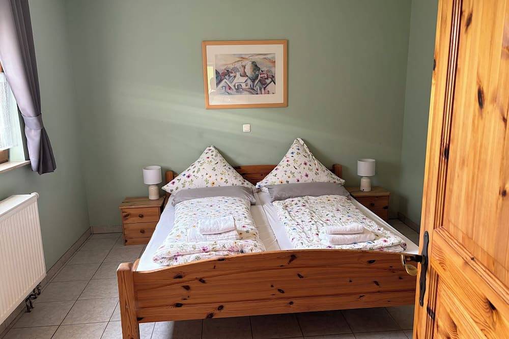 Ganze Wohnung, Ferienwohnung Küche und Schlafzimmer - Mitten im Grünen - 15 Minuten bis Koblenz in Lahnstein, Mittelrhein
