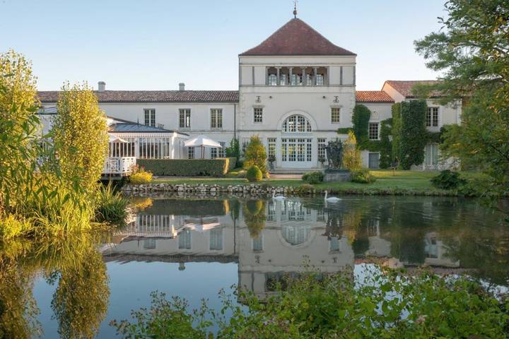 Hôtel pour 4 personnes, avec Terrasse et Jacuzzi ainsi que Jardin et Piscine à Martillac
