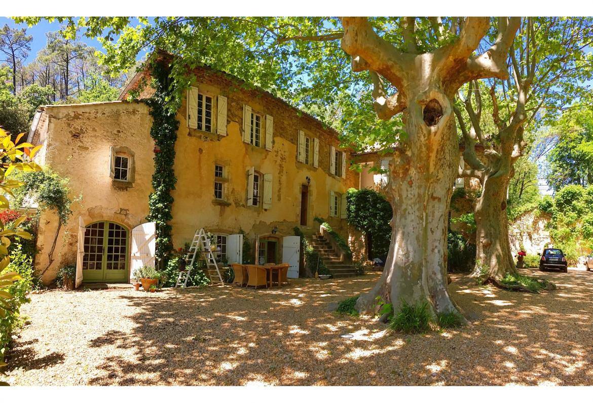Le Moulin de Villeneuvette in Villeneuvette, Mittelmeerküste (Frankreich)