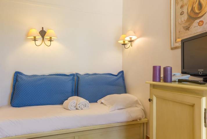 Gîte pour 4 personnes, avec bassin pour enfant et piscine, adapté aux familles dans Port de Cannes Marina - 2