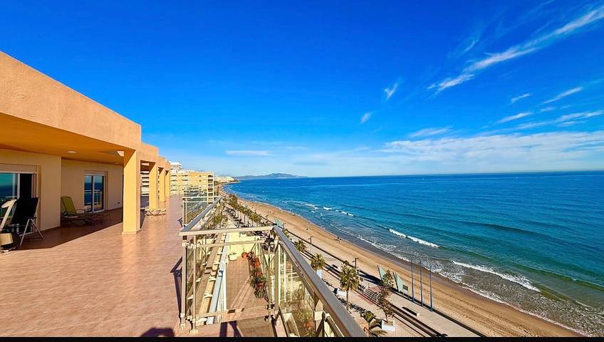 Apartamento vacacional entero, Apartamento de vacaciones para 6 personas con terraza in Playa Morro de Gos, Oropesa del Mar