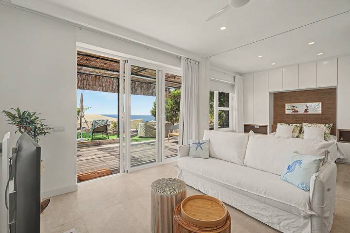 Apartamento entero, Apartamento vacacional 'Tranquilo Con Vistas' con vistas al mar, terraza privada y Wi-Fi in Guía de Isora, Tenerife Sur