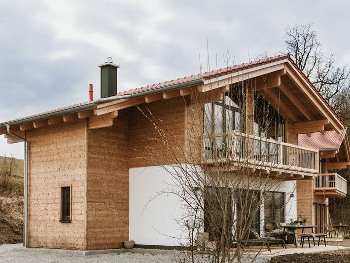 Chalet für 5 Personen, mit Balkon und Sauna sowie Pool, kinderfreundlich - 1