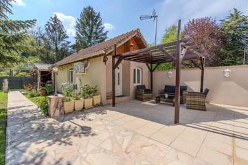 Gîte pour 3 personnes, avec jardin et terrasse à Esbly