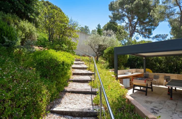 Gîte pour 6 personnes, avec Balcon/Terrasse et Jacuzzi ainsi que Terrasse et Piscine dans Plage Font Brun Carqueiranne - 4