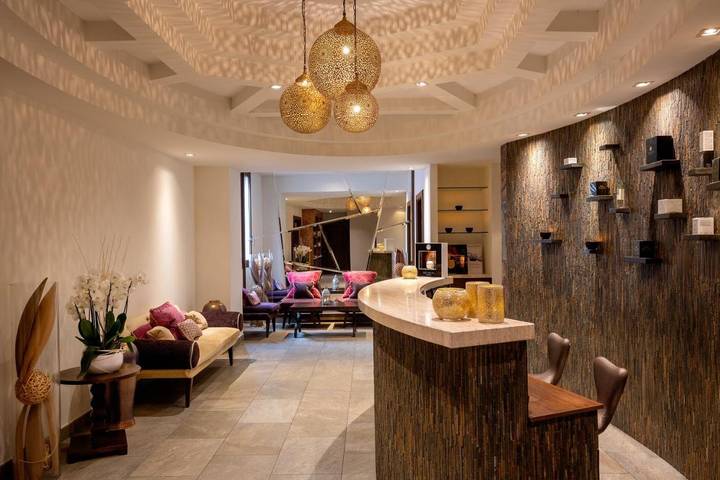 Hôtel pour 2 personnes, avec jardin et jacuzzi ainsi que piscine et sauna