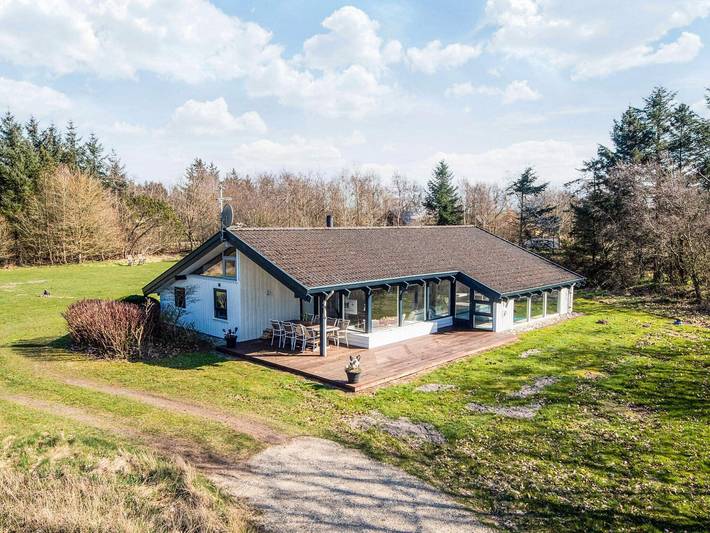 Hus för 8 Personer, med terass samt pool och bastu, barnvänlig i Nordjylland