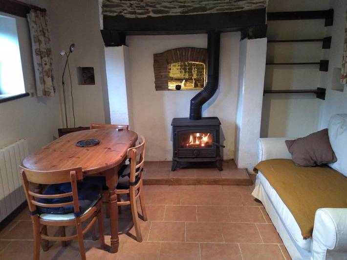 Gîte pour 2 personnes, avec vue et jardin à La Bazoque