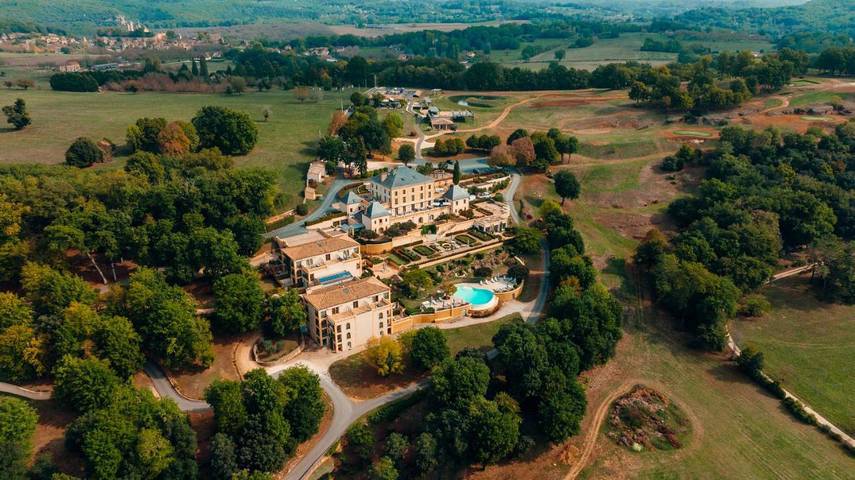 Hôtel pour 2 personnes, avec piscine ainsi que jardin et jacuzzi, adapté aux familles