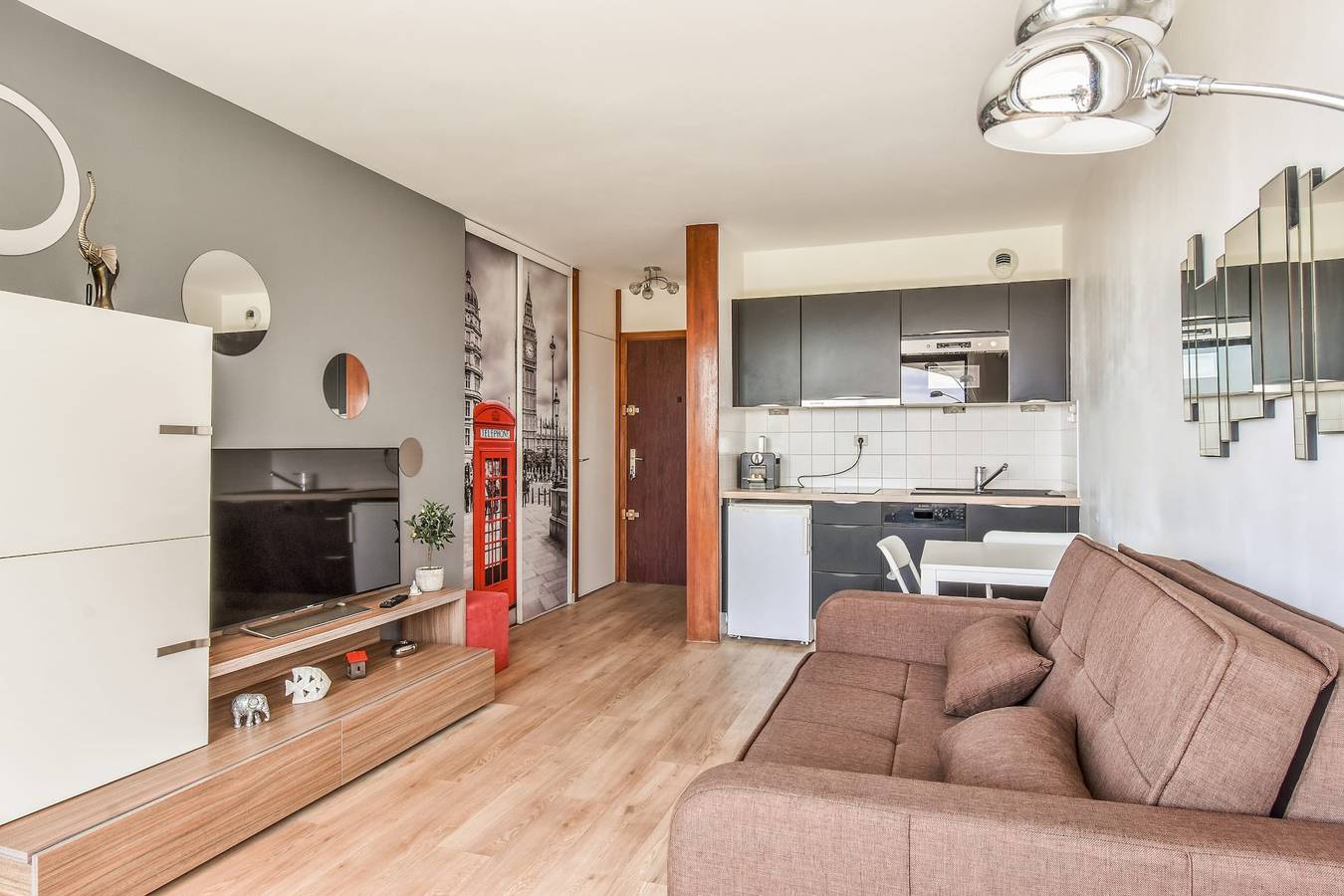 Appartement entier, Appartement avec terrasse et garage à St-Laurent in Saint-Laurent-du-Var, Côte méditerranéenne (France)