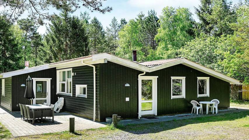 Ferienhaus für 11 Personen, mit Pool und Sauna sowie Whirlpool und Terrasse