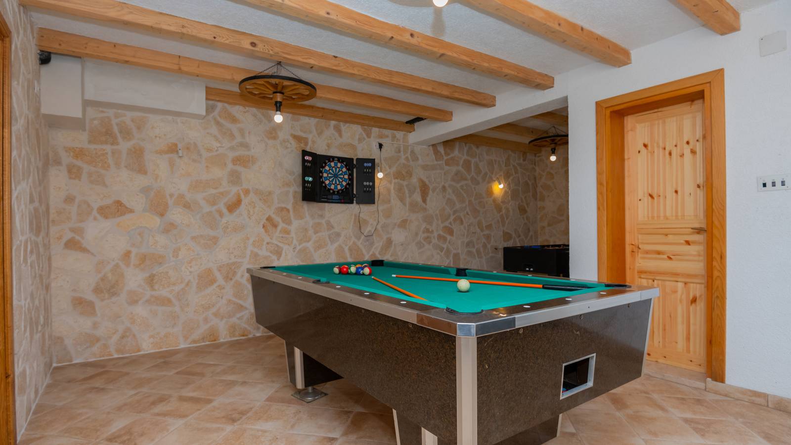 Villa Petar Zagvozd - Makarska by Villas Guide in Makarska Riviera