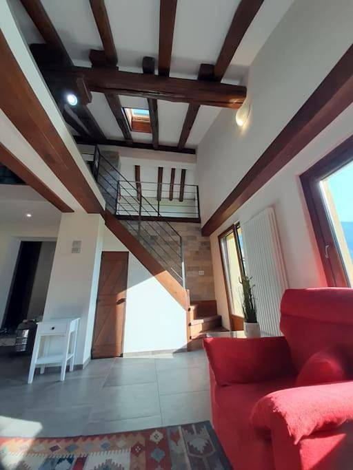 Ferienwohnung für 4 Personen, mit Balkon und Ausblick in Comune di Villeneuve