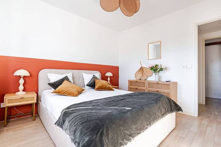 Appartement entier, Appartement lumineux avec grande loggia & parking, proche centre et gare in Bègles, Région de Bordeaux