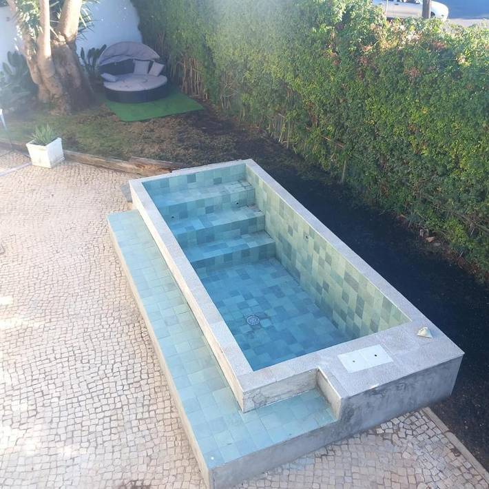 Villa para 8 pessoas, com piscina e jardim, com animais de estimação em Estoril
