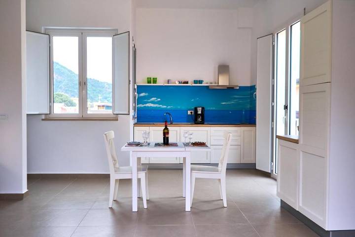 Appart’hôtel pour 2 personnes, avec Balcon et Terrasse ainsi que Jardin et Vue à Piraino