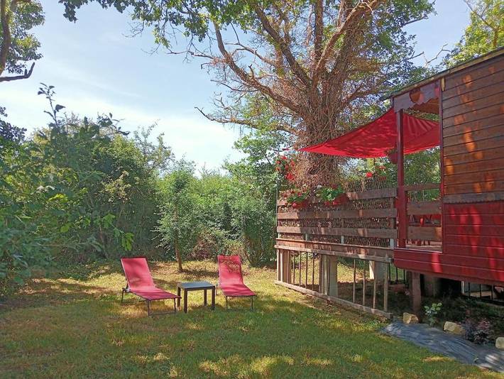 Location de vacances pour 4 personnes, avec terrasse et vue à Lurcy-Lévis - 2