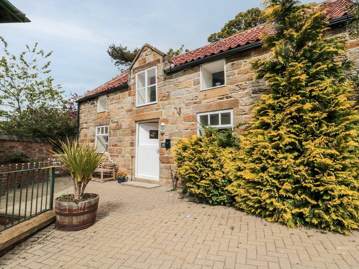 Cottage for 4 people, with garden, with pets in North Yorkshire
