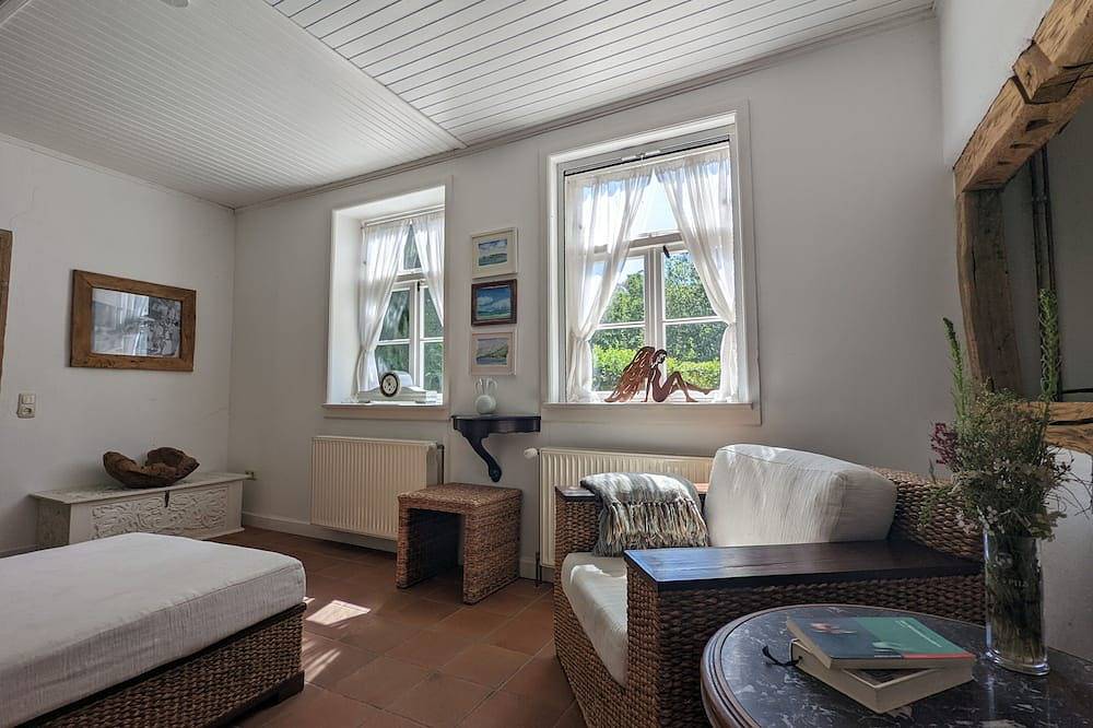 Romantic country idyll - former inn with large garden, fireplace, near the forest and lake, foto 7
