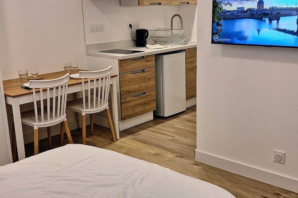 Apartamento entero, L'Extension - Studio with air conditioning - Meet area (Parc des Expos)/ 7 min Airport  in Aussonne, Alto Garona