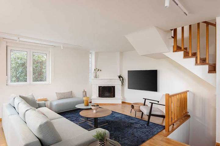 Villa für 8 Personen, mit Garten und Balkon in Voula