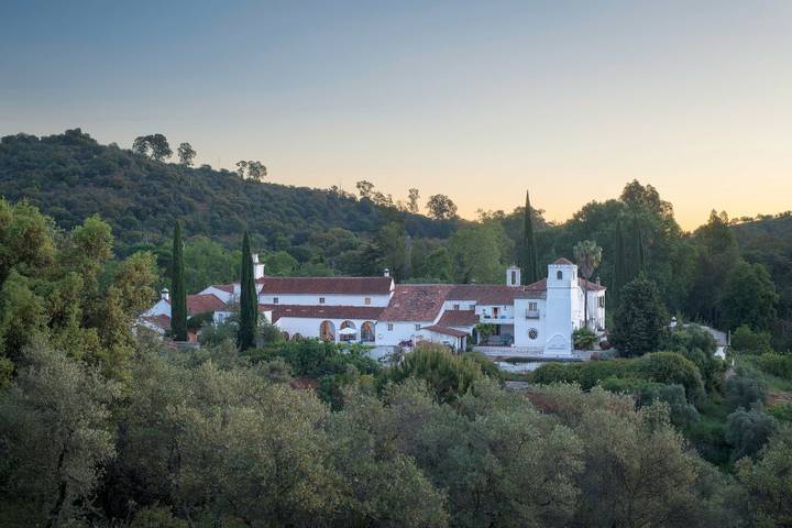 Chalet para 24 personas, con jardín y piscina en Sierra Norte de Sevilla - 3