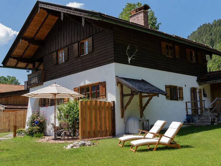 Ferienhaus für 7 Personen, mit Balkon und Terrasse sowie Garten und Sauna in Bayrischzell