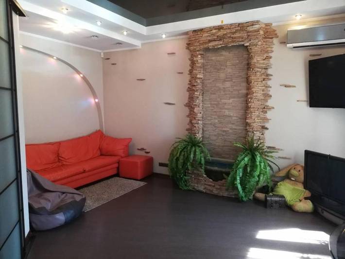 Ferienwohnung für 3 Personen, mit Balkon und Whirlpool in Kiew