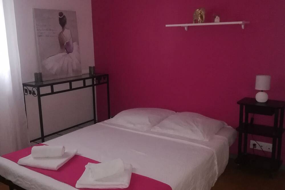 Ganze Wohnung, Pretty ground floor villa with pool in Peri, Ajaccio und Umgebung