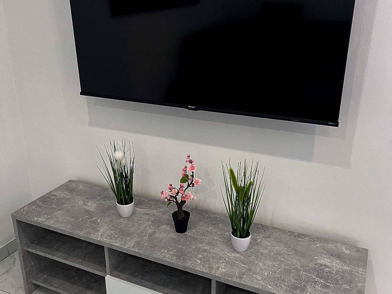 Entire apartment, Delightful Cozy Riverside Apartment - One Bedroom Apartment with Terrace in Karavanke in Pohorje, Lower Styria