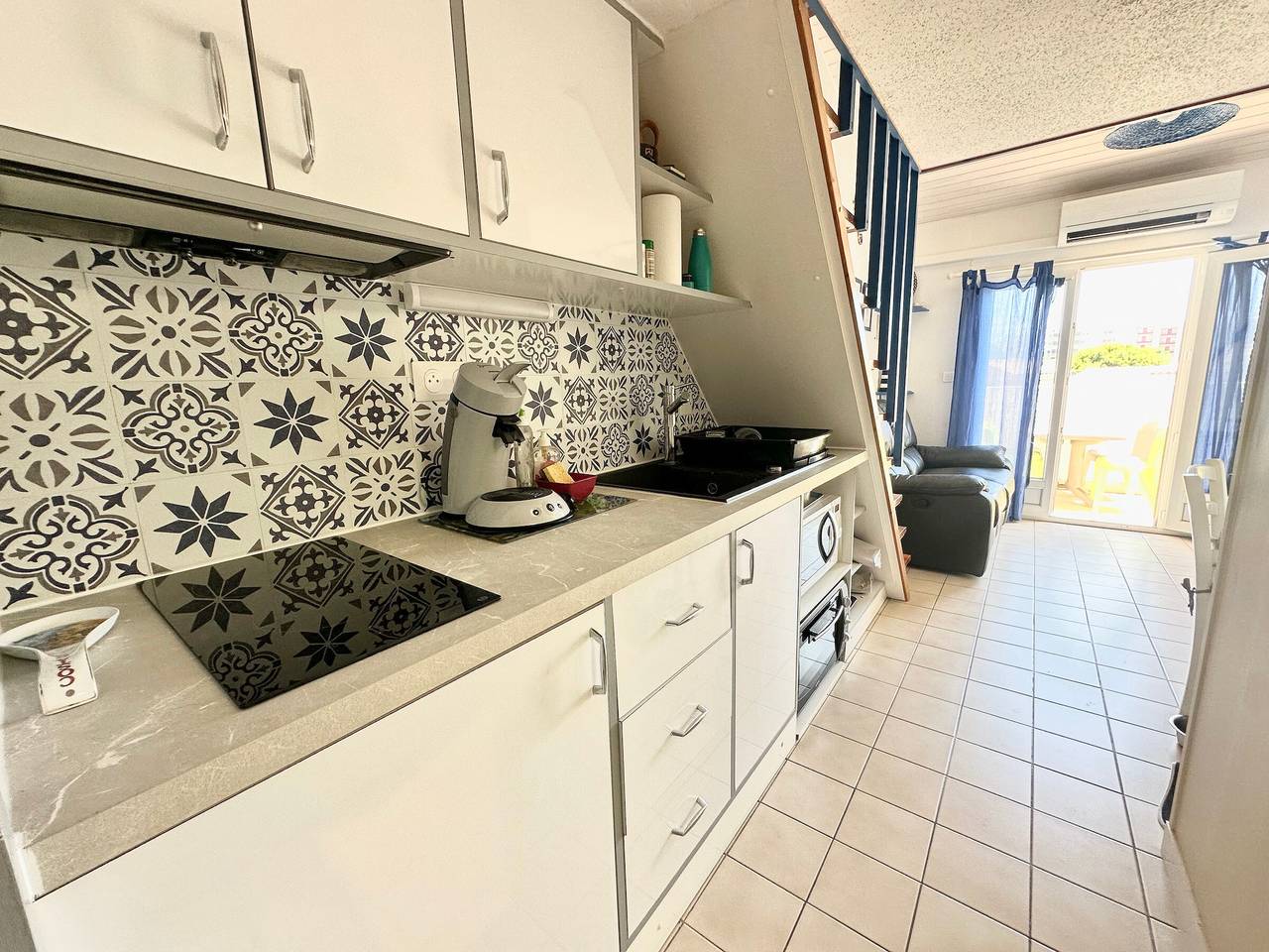 Entire apartment, Air-conditioned T2 apartment with terrace in Valras-Plage for 3 guests in Valras-Plage, Côte d'Améthyste